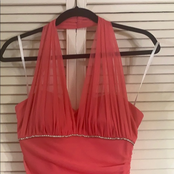 Pink halter dress - Picture 2 of 3